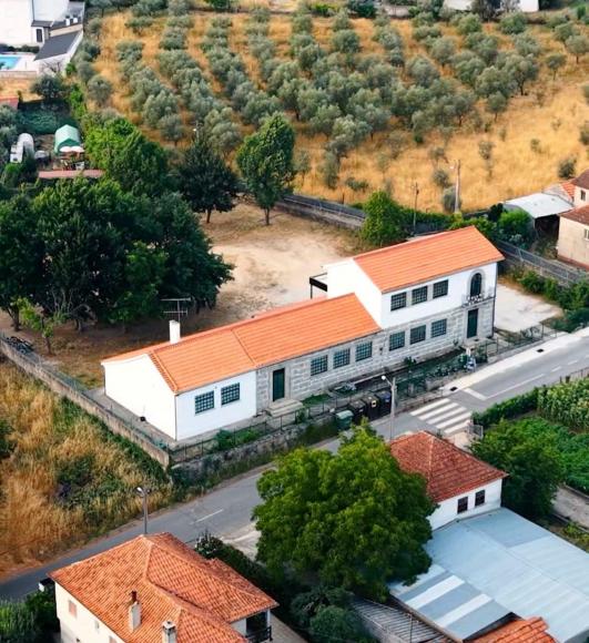 UM DIA SER&Atilde;O ESTAS CRIAN&Ccedil;AS A ESCREVER A HIST&Oacute;RIA DA NOSSA TERRA